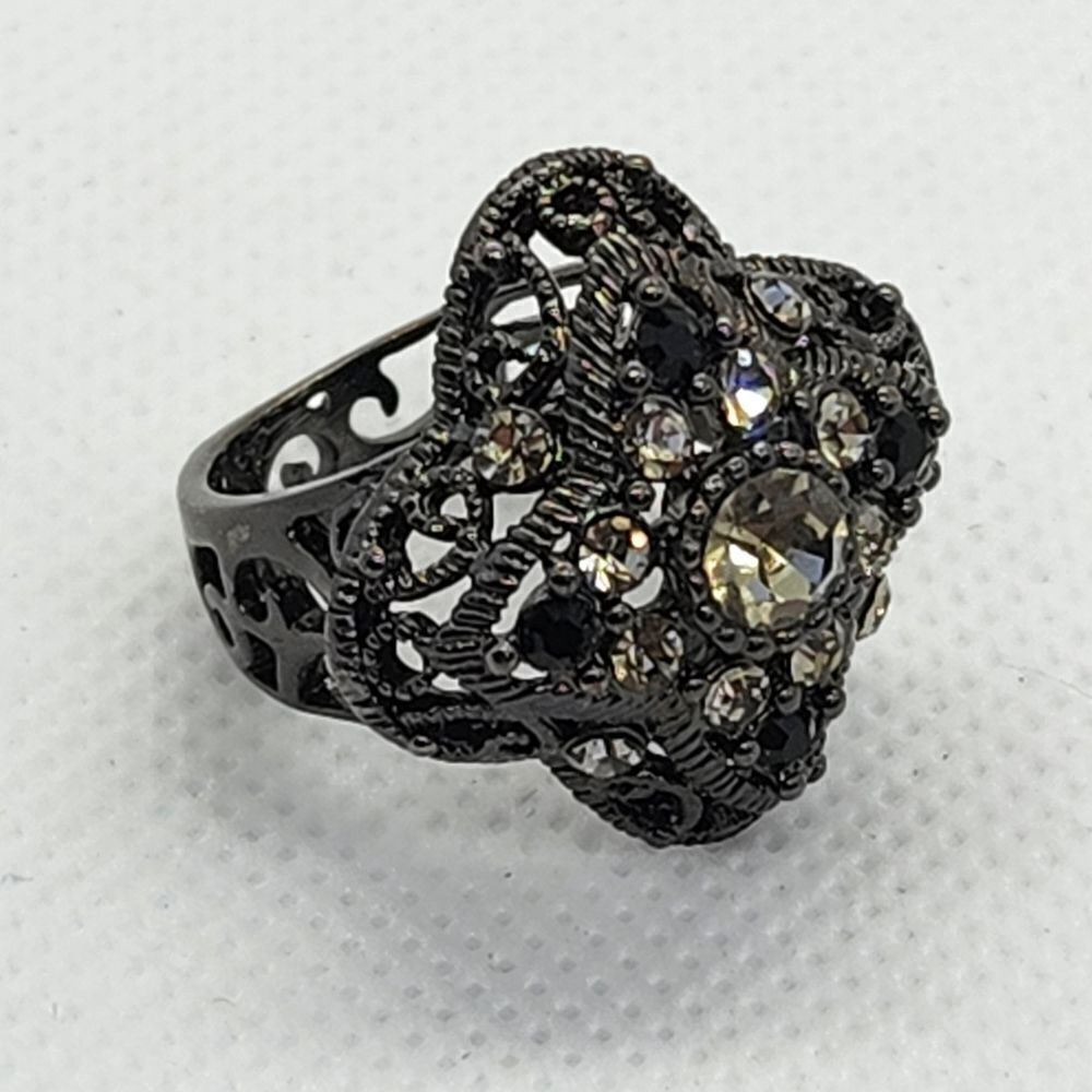 🩵Premier "Posey" Black Cocktail Ring Size 7